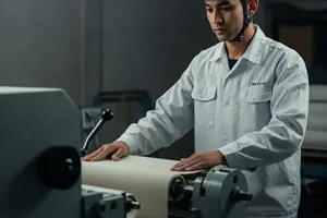        عمال تشغيل ماكينات صناعة عجينة الورق (اللب)  